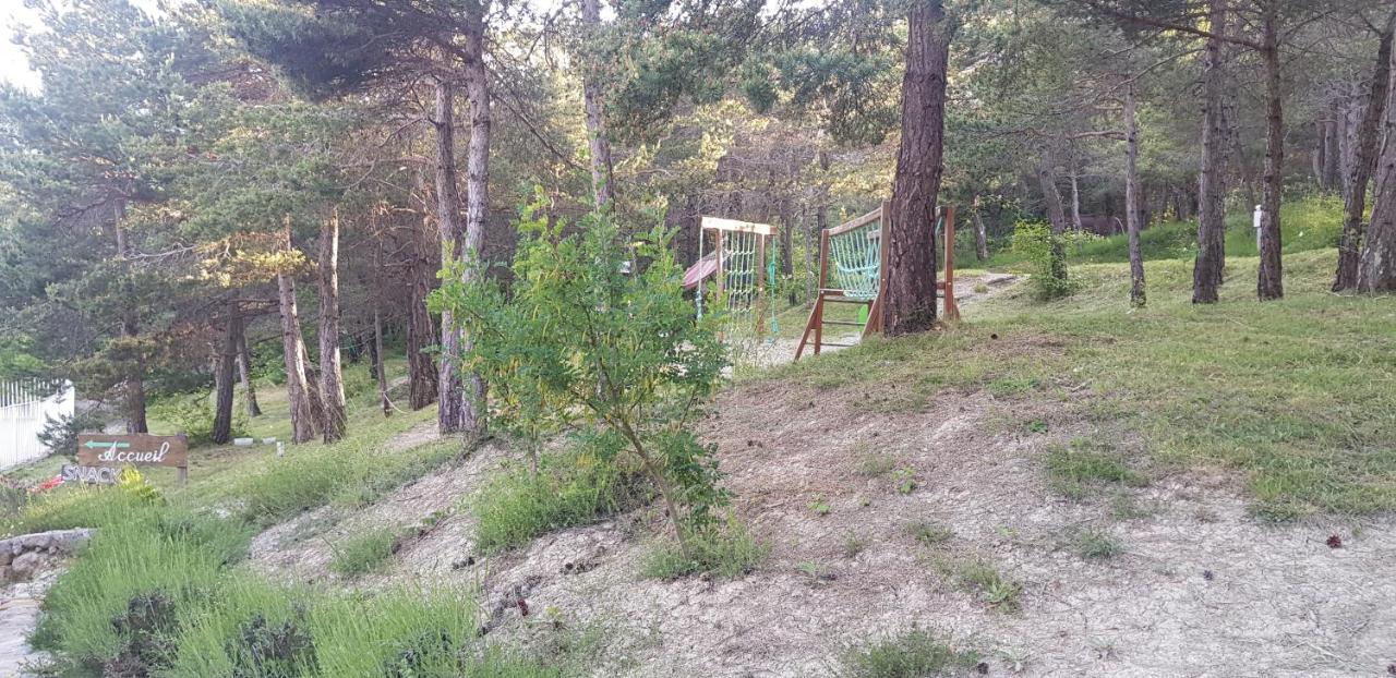 Camping La Chabannerie Hotel Saint-Martin-de-Clelles Esterno foto